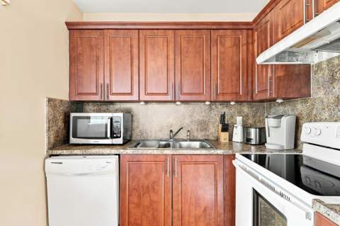 2920 Cynthia Lane #202, Lake Worth Beach FL - photo 8 of 23