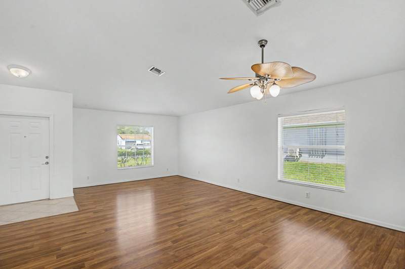 4 bedroom Single Family Residence at 2585 SE Lakewood Street, Port St Lucie Section 40, Port St. Lucie — photo 4