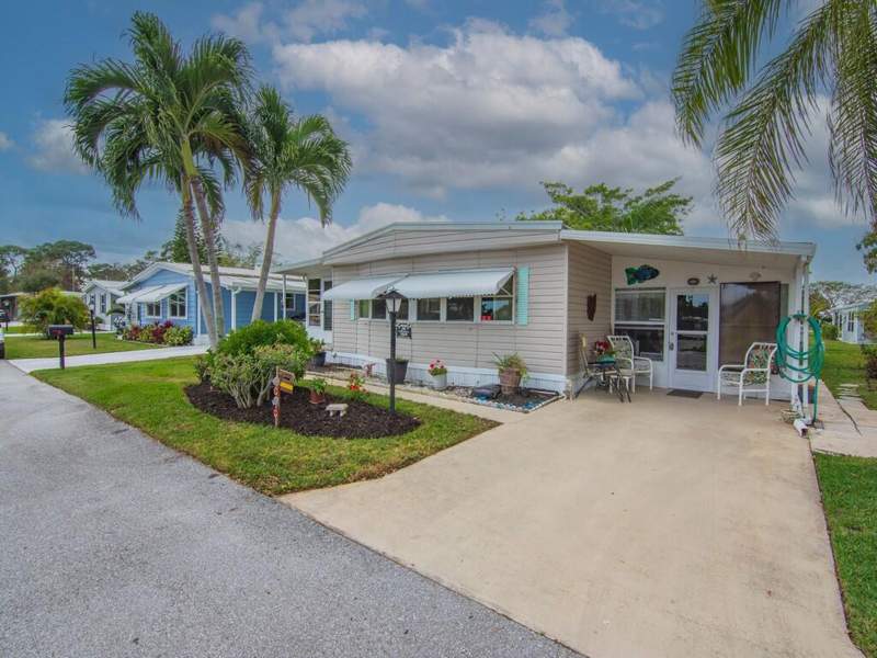 2 bedroom Manufactured Home at 293 NE Moonstone Drive, PINELAKE VILLAGE, Jensen Beach — photo 3