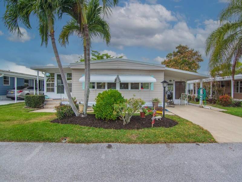 2 bedroom Manufactured Home at 293 NE Moonstone Drive, PINELAKE VILLAGE, Jensen Beach — photo 4