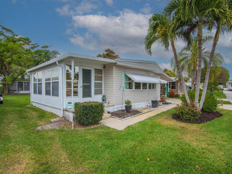 2 bedroom Manufactured Home at 293 NE Moonstone Drive, PINELAKE VILLAGE, Jensen Beach — photo 5