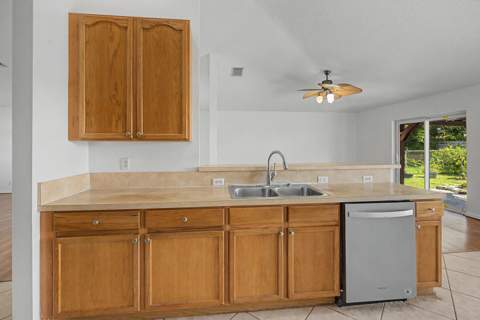 2585 SE Lakewood Street, Port St. Lucie FL - photo 12 of 32