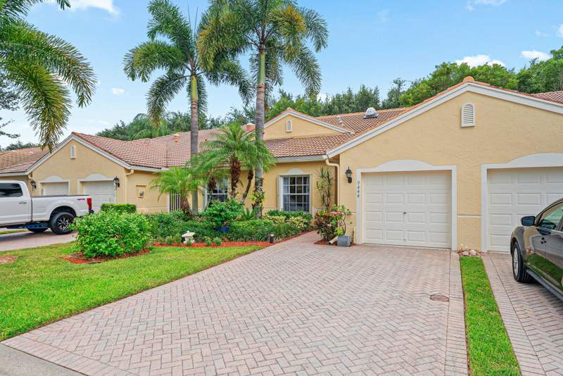 2 bedroom Townhouse at 9444 Swansea Lane, Baywinds Rpd 3, West Palm Beach — photo 2