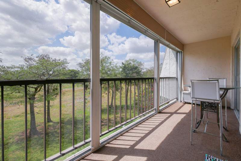 2 bedroom Condominium at 6080 NW 44th Street #Apt 414, Greens Of Inverrary Phase I, Lauderhill — photo 2