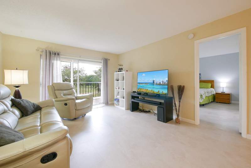 2 bedroom Condominium at 6080 NW 44th Street #Apt 414, Greens Of Inverrary Phase I, Lauderhill — photo 4