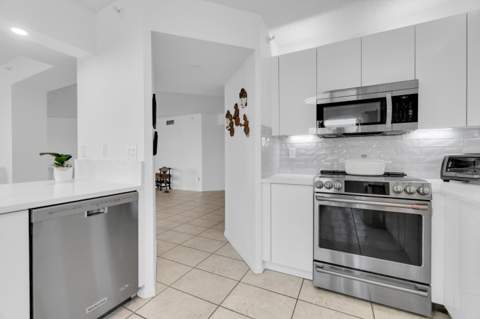 7759 Granville Drive #306, Tamarac FL - photo 9 of 49