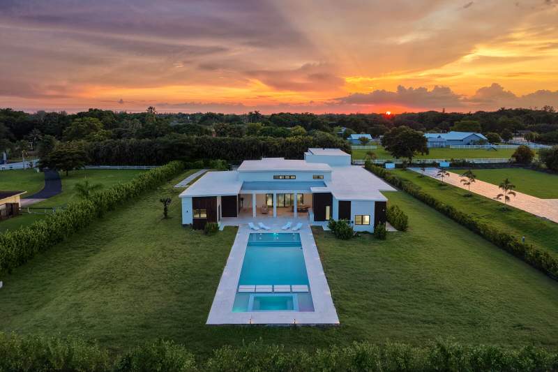 6 bedroom Single Family Residence at 17301 SW 52nd Court, Fla Fruit Lands Co Sub No 1, Southwest Ranches — photo 2