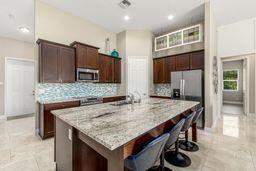 2070 NW Pine Tree Way, Stuart FL - photo 9 of 33