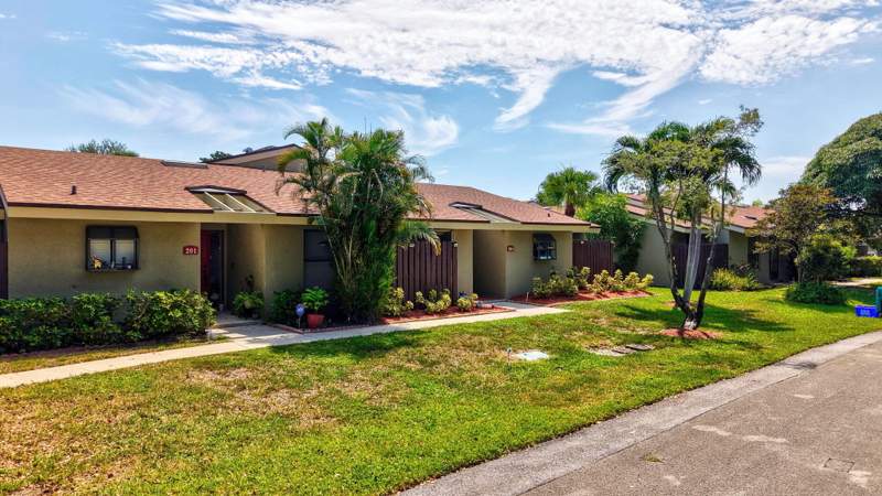 2 bedroom Townhouse at 204 Meadows Drive, Meadows 300 1, Boynton Beach — photo 3