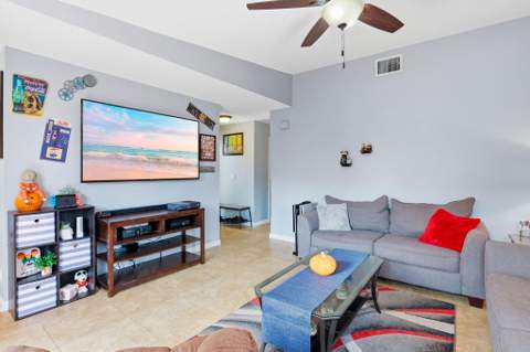204 Meadows Drive, Boynton Beach FL - photo 9 of 43