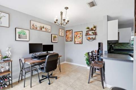 204 Meadows Drive, Boynton Beach FL - photo 13 of 43