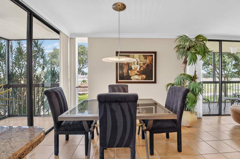 2 bedroom Condominium at 1721 Bridgewood Drive, Bridgewood Midrise, Boca Raton — photo 2