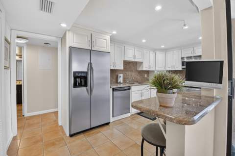 1721 Bridgewood Drive, Boca Raton FL - photo 18 of 66