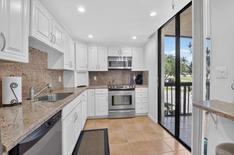 1721 Bridgewood Drive, Boca Raton FL - photo 19 of 66