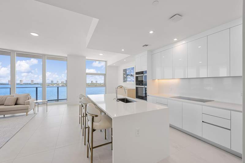 3 bedroom Condominium at 220 Lake Shore Drive #1001, Nautilus 220 Condo, Lake Park — photo 3