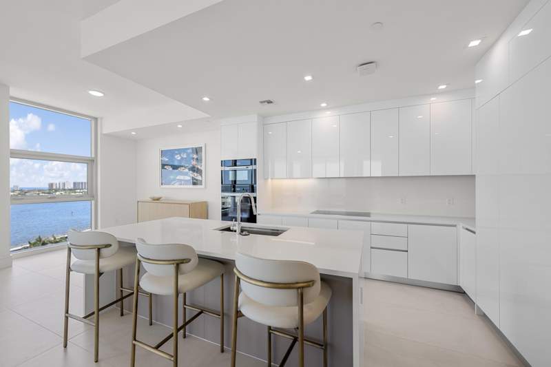 3 bedroom Condominium at 220 Lake Shore Drive #1001, Nautilus 220 Condo, Lake Park — photo 2
