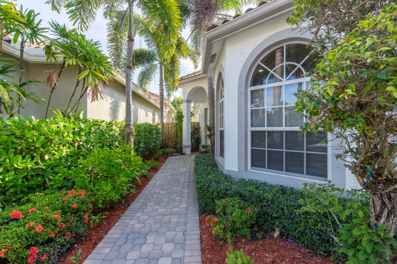 3 bedroom Single Family Residence at 2443 Players Court, Eagles Landing Of P B Polo And Country Club, Wellington — photo 3