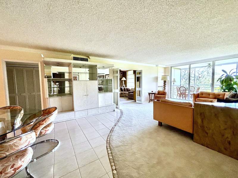 3 bedroom Condominium at 3930 Oaks Clubhouse Drive #506, No 77 Palm-Aire Country Club, Pompano Beach — photo 2
