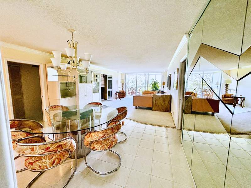 3 bedroom Condominium at 3930 Oaks Clubhouse Drive #506, No 77 Palm-Aire Country Club, Pompano Beach — photo 3