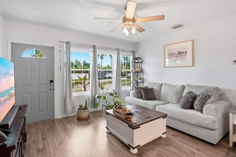 3 bedroom Single Family Residence at 156 Granada Drive, Palm Springs Village 3, Palm Springs — photo 4
