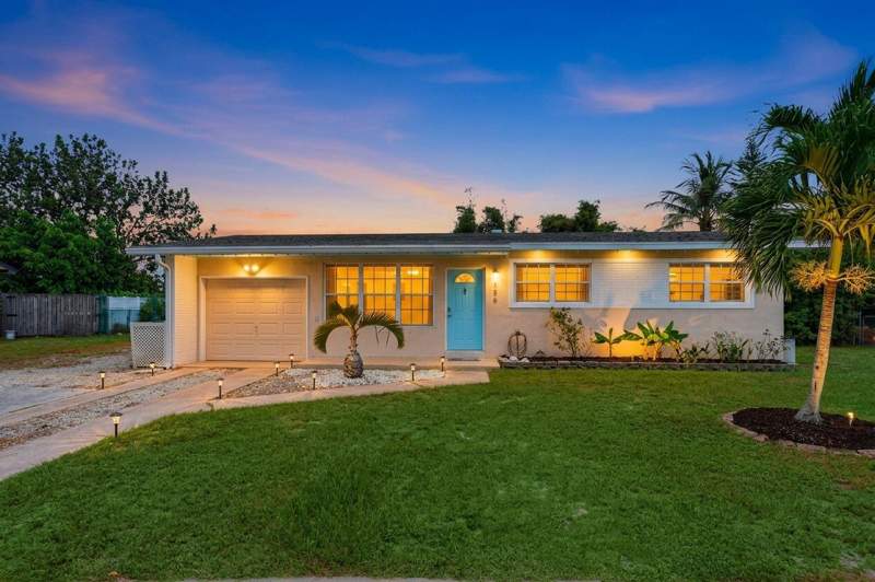 3 bedroom Single Family Residence at 156 Granada Drive, Palm Springs Village 3, Palm Springs — photo 2