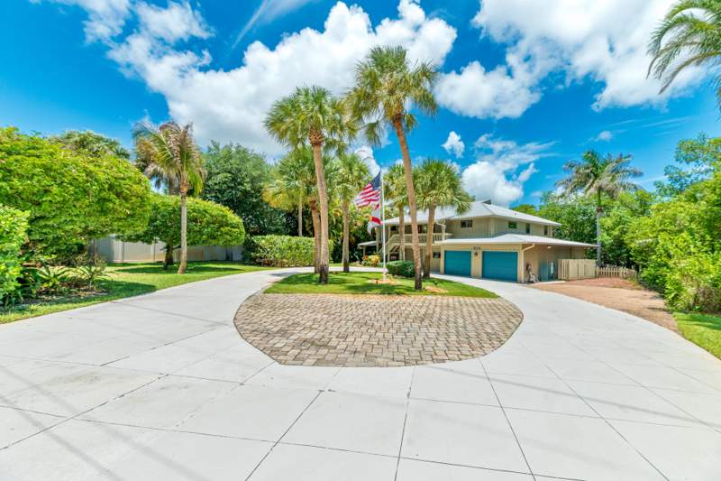 4 bedroom Single Family Residence at 304 SW Indian Groves Drive, Indian Groves, Stuart — photo 3