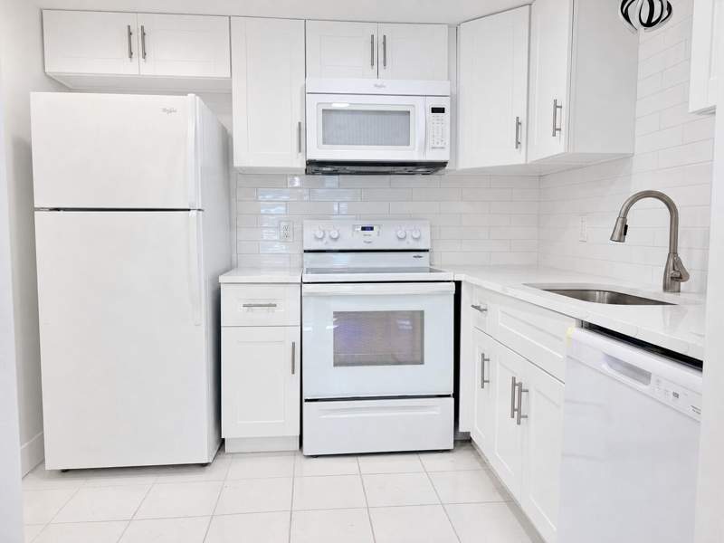 1 bedroom Condominium at 251 Flanders F, KINGS POINT, Delray Beach — photo 2