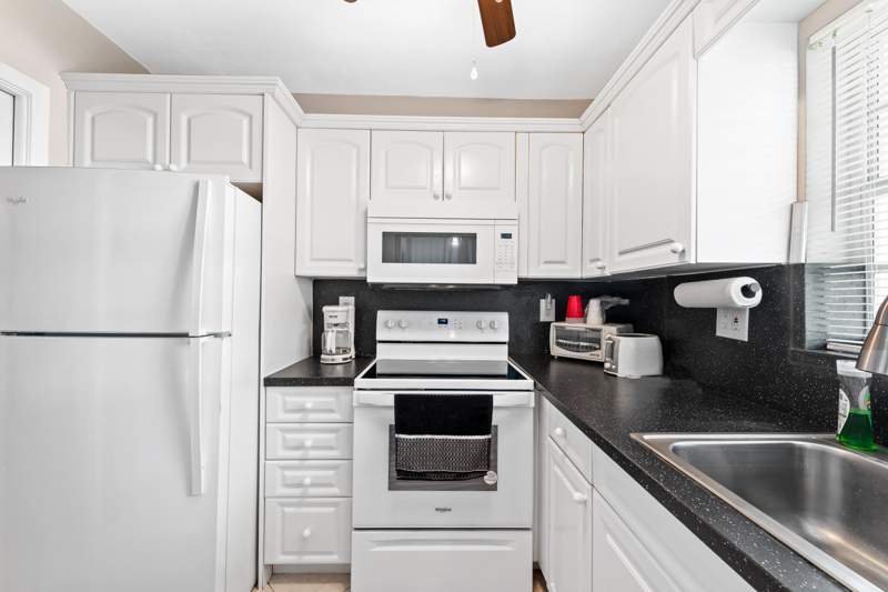 2 bedroom Condominium at 2100 NE 38th Street #205, Tarelton Manor Apts Co-Op, Lighthouse Point — photo 4