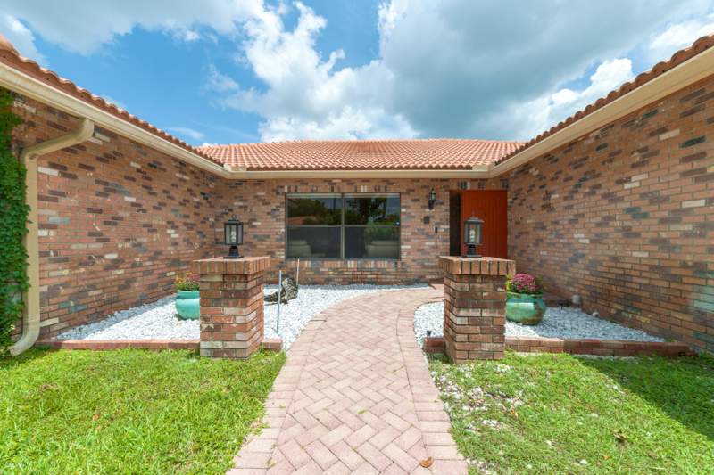 4 bedroom Single Family Residence at 8501 NW 80 Street, Woodmont Tract 57, Tamarac — photo 5