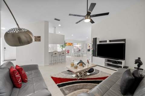 8038 Montserrat Place, Wellington FL - photo 16 of 48