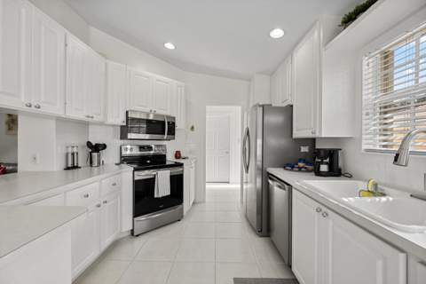8038 Montserrat Place, Wellington FL - photo 18 of 48