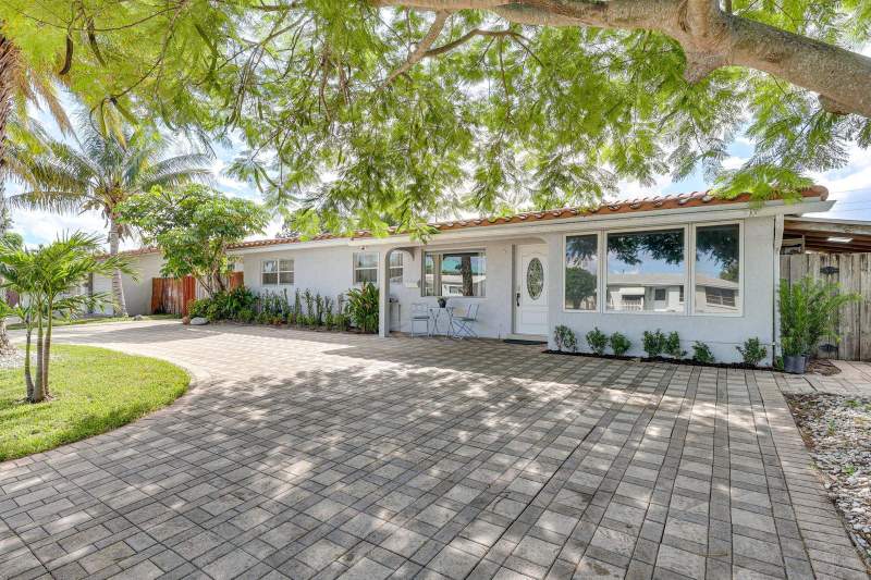 4 bedroom Single Family Residence at 1313 SE 1st Way, Fairlawn 1st Add, Deerfield Beach — photo 3