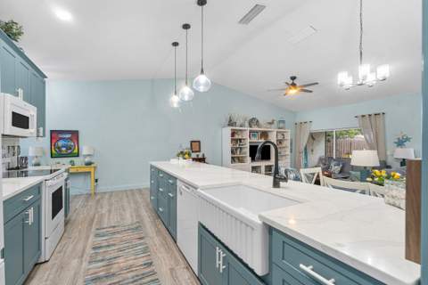 5225 Spice Drive, Palm Beach Gardens FL - photo 7 of 36