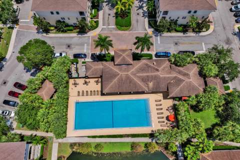 612 SW 3rd Avenue, Pompano Beach FL - photo 6 of 48