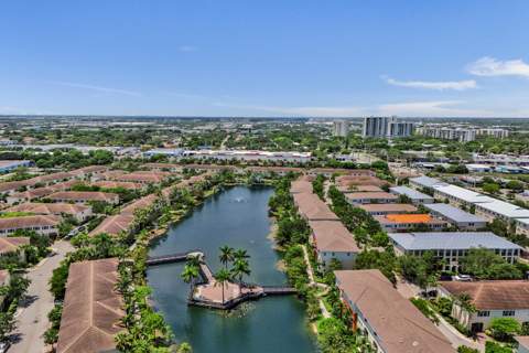 612 SW 3rd Avenue, Pompano Beach FL - photo 7 of 48