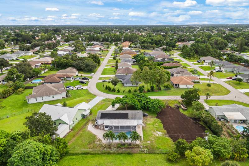 4 bedroom Single Family Residence at 1575 SW Fresno Road, Port St Lucie Section 14, Port St. Lucie — photo 5