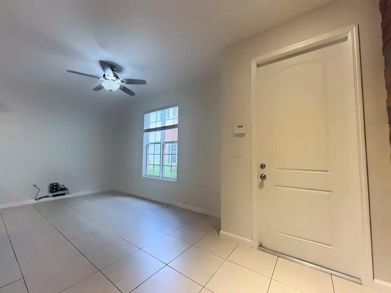 3 bedroom Townhouse at 726 SW 1st Way, Cypress Grove, Pompano Beach — photo 2