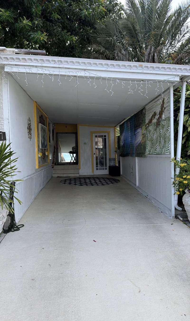 2 bedroom Manufactured Home at 107 Havenwood Drive, Havenwood Park, Pompano Beach — photo 3