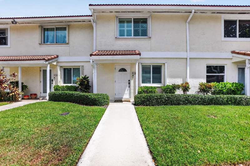 2 bedroom Townhouse at 6388 Boca Circle, Boca Walk, Boca Raton — photo 2