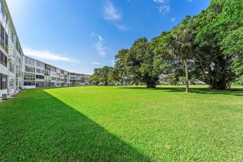 1015 Berkshire A, Deerfield Beach FL - photo 13 of 23