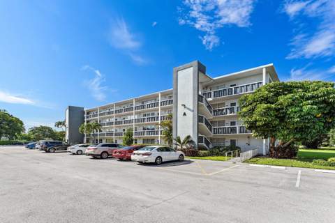 1015 Berkshire A, Deerfield Beach FL - photo 15 of 23