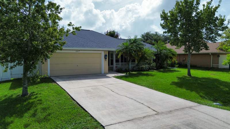 3 bedroom Single Family Residence at 1773 SW Finch Lane, Port St Lucie Section 9, Port St. Lucie — photo 2