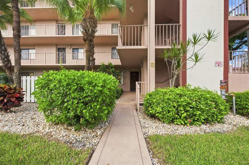 2 bedroom Condominium at 7321 Amberly Lane #110, Huntington Lakes Sec Four Condos, Delray Beach — photo 2