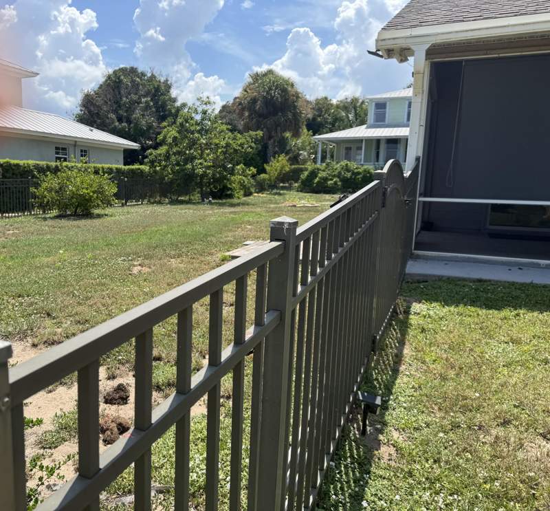 3 bedroom Single Family Residence at 13605 S Indian River Drive, Resubdivision Of 9/10-37-41, Jensen Beach — photo 5