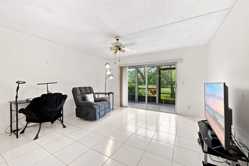 2 bedroom Condominium at 7321 Amberly Lane #110, Huntington Lakes Sec Four Condos, Delray Beach — photo 5