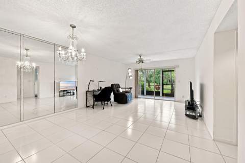 7321 Amberly Lane #110, Delray Beach FL - photo 7 of 30
