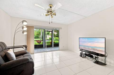 7321 Amberly Lane #110, Delray Beach FL - photo 8 of 30