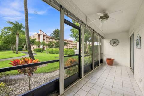7321 Amberly Lane #110, Delray Beach FL - photo 20 of 30