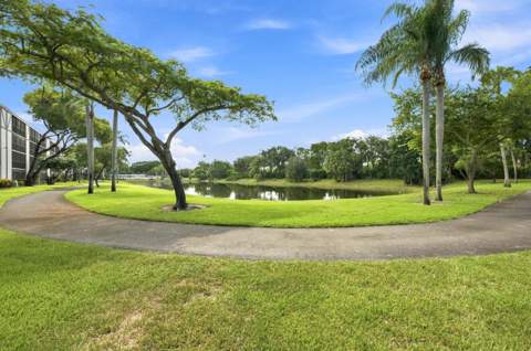 7321 Amberly Lane #110, Delray Beach FL - photo 22 of 30