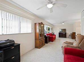 1050 SE 14th Place #15B, Fort Lauderdale FL - photo 8 of 23